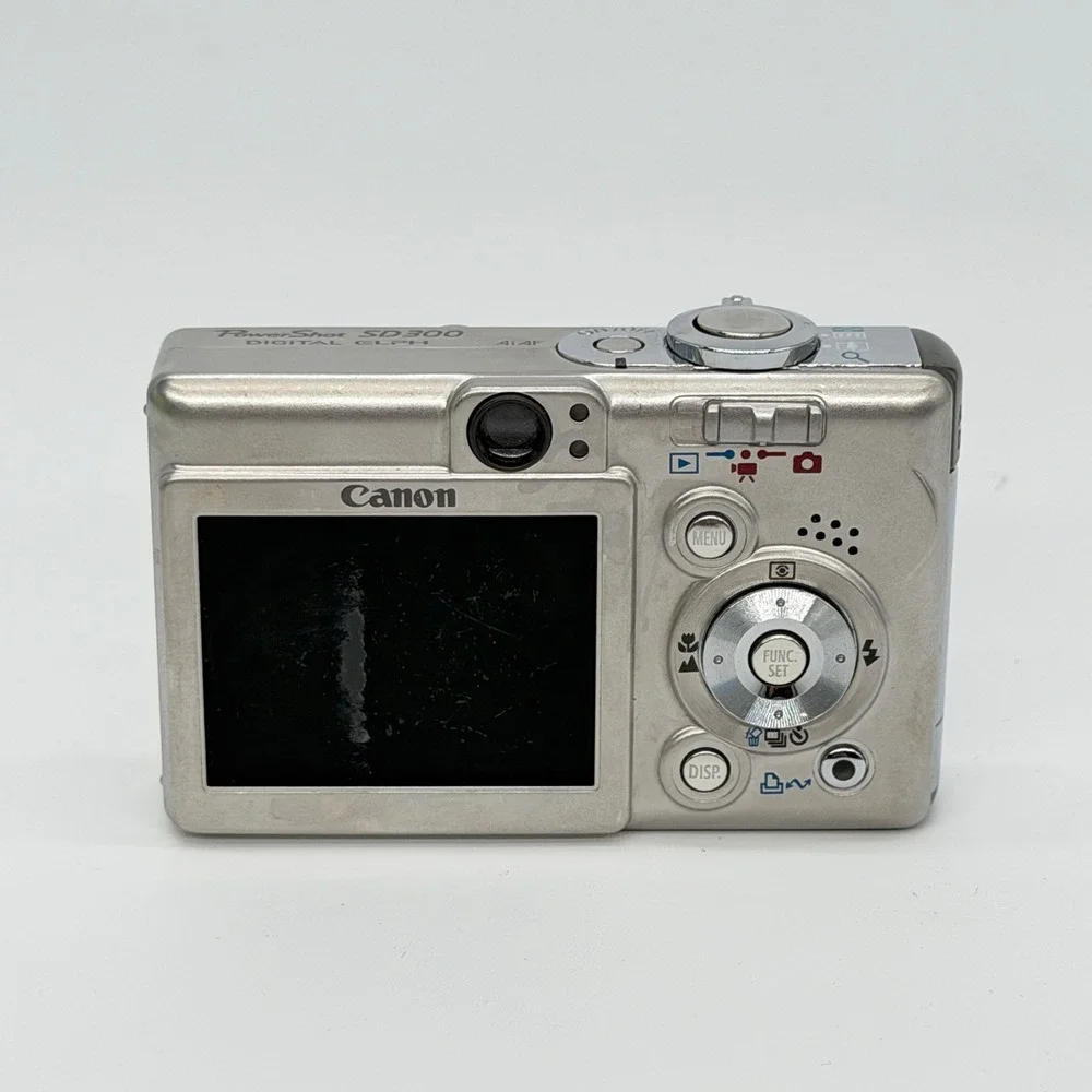 Canon PowerShot SD300 Digital ELPH 4.0MP Silver Camera Bundle SD Charger READ